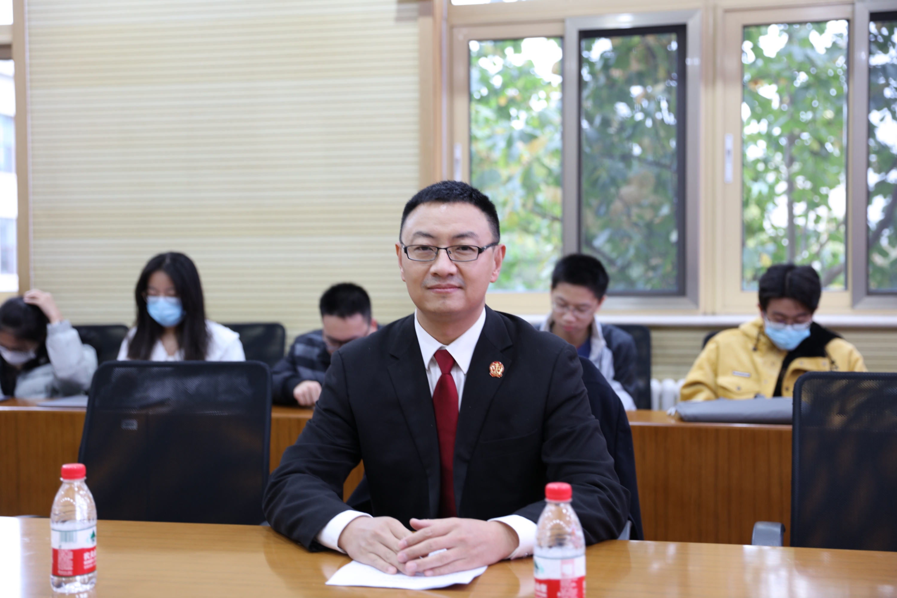 20221027-王志勇为软件我司信息所师生党支部讲党课-董超-王志勇作专题党课.jpg